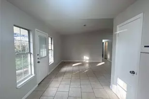 2641 Arlington Ln, Lancaster, TX 75134 - Photo 11