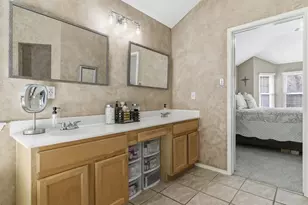 6410 St Alban Ct, Arlington, TX 76001 - Photo 25