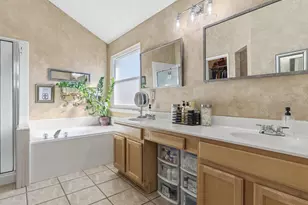 6410 St Alban Ct, Arlington, TX 76001 - Photo 23