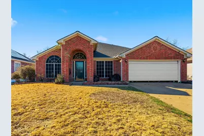 6410 St Alban Court, Arlington, TX 76001 - Photo 1