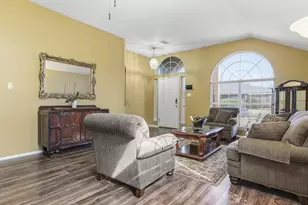 6410 St Alban Ct, Arlington, TX 76001 - Photo 7