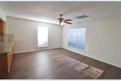 313 Woodhaven Drive, DeSoto, TX 75115 - Photo 5