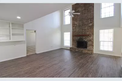 313 Woodhaven Drive, DeSoto, TX 75115 - Photo 3