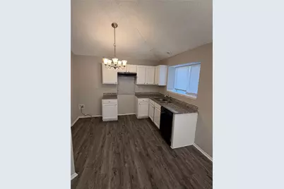 201 Valley Spring Drive, Arlington, TX 76018 - Photo 9