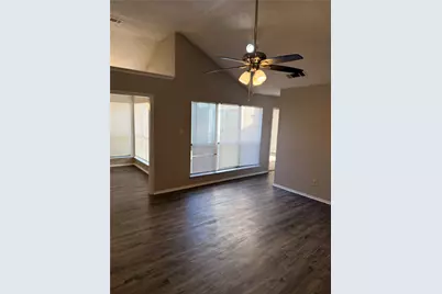 201 Valley Spring Drive, Arlington, TX 76018 - Photo 3