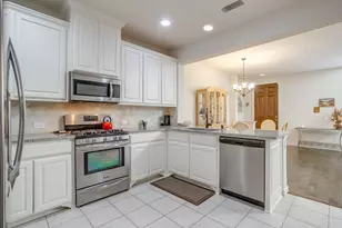 3923 Cascade Sky Dr, Arlington, TX 76005 - Photo 17