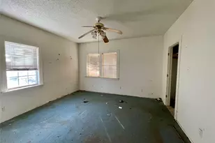 502 N Kramer Dr, Dallas, TX 75211 - Photo 11