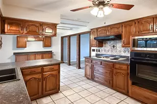 742 Maple Glen Dr, Garland, TX 75043 - Photo 9