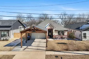 2219 College St, Greenville, TX 75401 - Photo 1