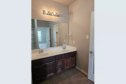 8401 Cherry Bark Lane, Fort Worth, TX 76140 - Photo 7