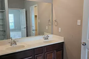 8401 Cherry Bark Ln, Fort Worth, TX 76140 - Photo 7