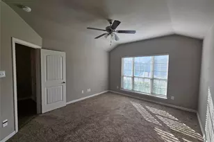 8401 Cherry Bark Ln, Fort Worth, TX 76140 - Photo 5