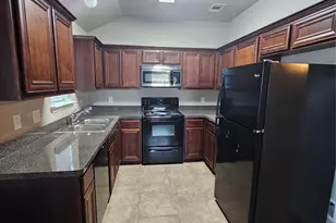 8401 Cherry Bark Ln, Fort Worth, TX 76140 - Photo 17