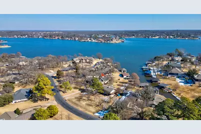 207 Kiowa Drive W, Lake Kiowa, TX 76240 - Photo 5