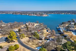 207 Kiowa Dr W, Lake Kiowa, TX 76240 - Photo 5