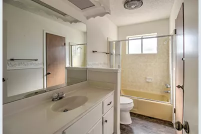 207 Kiowa Drive W, Lake Kiowa, TX 76240 - Photo 15