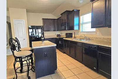 1813 Overlook Drive, Lancaster, TX 75146 - Photo 7