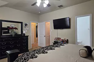 1813 Overlook Dr, Lancaster, TX 75146 - Photo 11