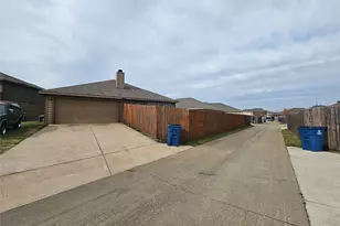 1813 Overlook Dr, Lancaster, TX 75146 - Photo 23