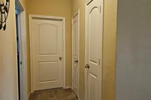 1813 Overlook Dr, Lancaster, TX 75146 - Photo 17