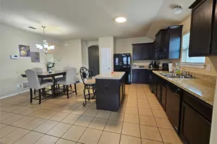 1813 Overlook Dr, Lancaster, TX 75146 - Photo 7