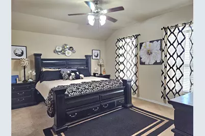 1813 Overlook Drive, Lancaster, TX 75146 - Photo 11