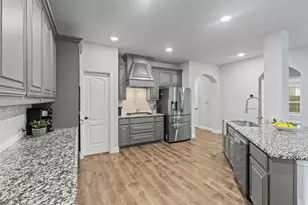 1013 Stockton Dr, Godley, TX 76044 - Photo 9