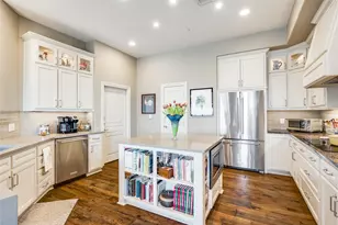 330 Las Colinas Blvd E, Irving, TX 75039 - Photo 11