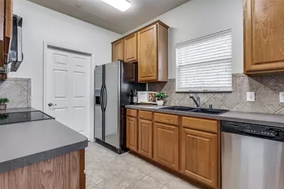 252 Turnberry Lane, Lewisville, TX 75067 - Photo 11