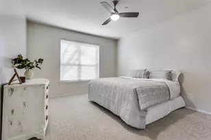 252 Turnberry Ln, Lewisville, TX 75067 - Photo 3