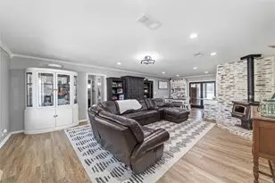 1811 Saylor St, Goldthwaite, TX 76844 - Photo 7