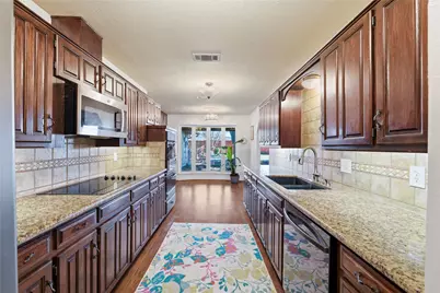 1807 Rhinevalley Drive, Arlington, TX 76012 - Photo 13