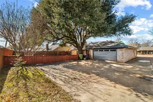 1807 Rhinevalley Dr, Arlington, TX 76012 - Photo 37