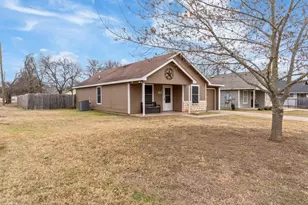 812 Barber Ave, Cleburne, TX 76031 - Photo 1
