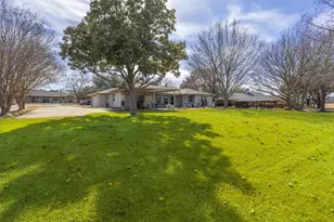 409 Country Club Dr, Joshua, TX 76058 - Photo 33