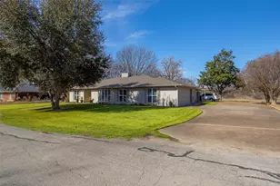 409 Country Club Dr, Joshua, TX 76058 - Photo 3