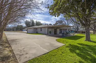 409 Country Club Dr, Joshua, TX 76058 - Photo 35