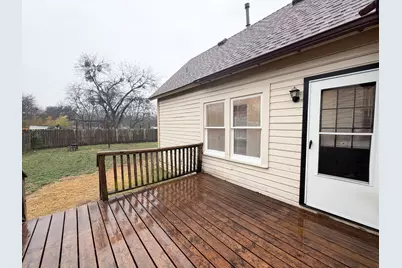 310 E Parks Avenue, Waxahachie, TX 75165 - Photo 13