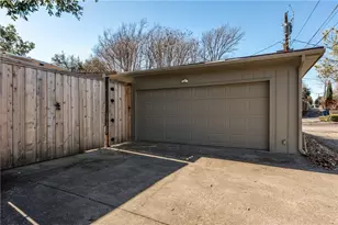 10404 Boedeker St, Dallas, TX 75230 - Photo 21
