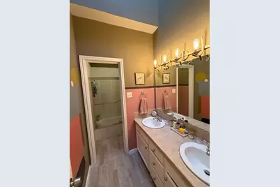 4424 Holland Avenue #305, Dallas, TX 75219 - Photo 15