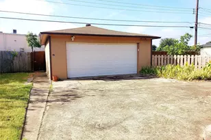 11038 Wyatt St, Dallas, TX 75218 - Photo 17