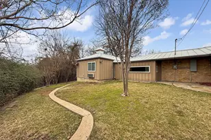 921 9th St, Grand Prairie, TX 75050 - Photo 37
