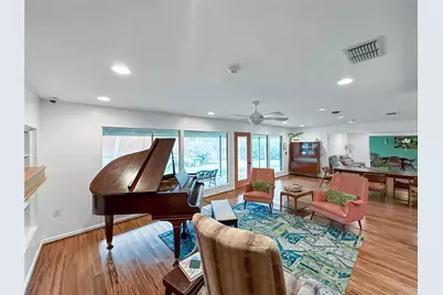 921 9th Street, Grand Prairie, TX 75050 - Photo 5