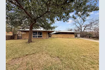921 9th Street, Grand Prairie, TX 75050 - Photo 1
