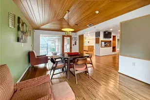 921 9th St, Grand Prairie, TX 75050 - Photo 9