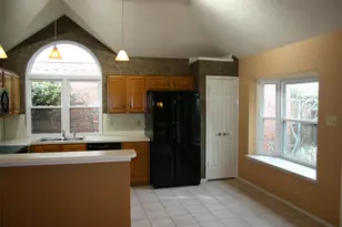 357 Arbor Ct, Euless, TX 76039 - Photo 3