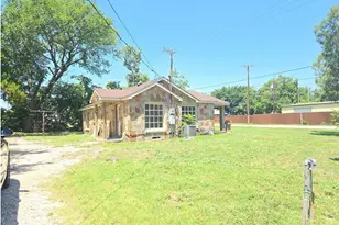 210 W Avenue A, Garland, TX 75040 - Photo 7