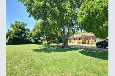 210 W Avenue A, Garland, TX 75040 - Photo 3