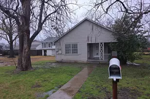 402 W 4th St, Kaufman, TX 75142 - Photo 1