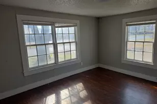 402 W 4th St, Kaufman, TX 75142 - Photo 5